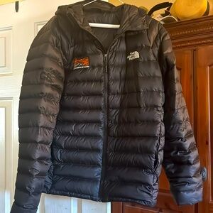 The North Face Series 800 Black puffer